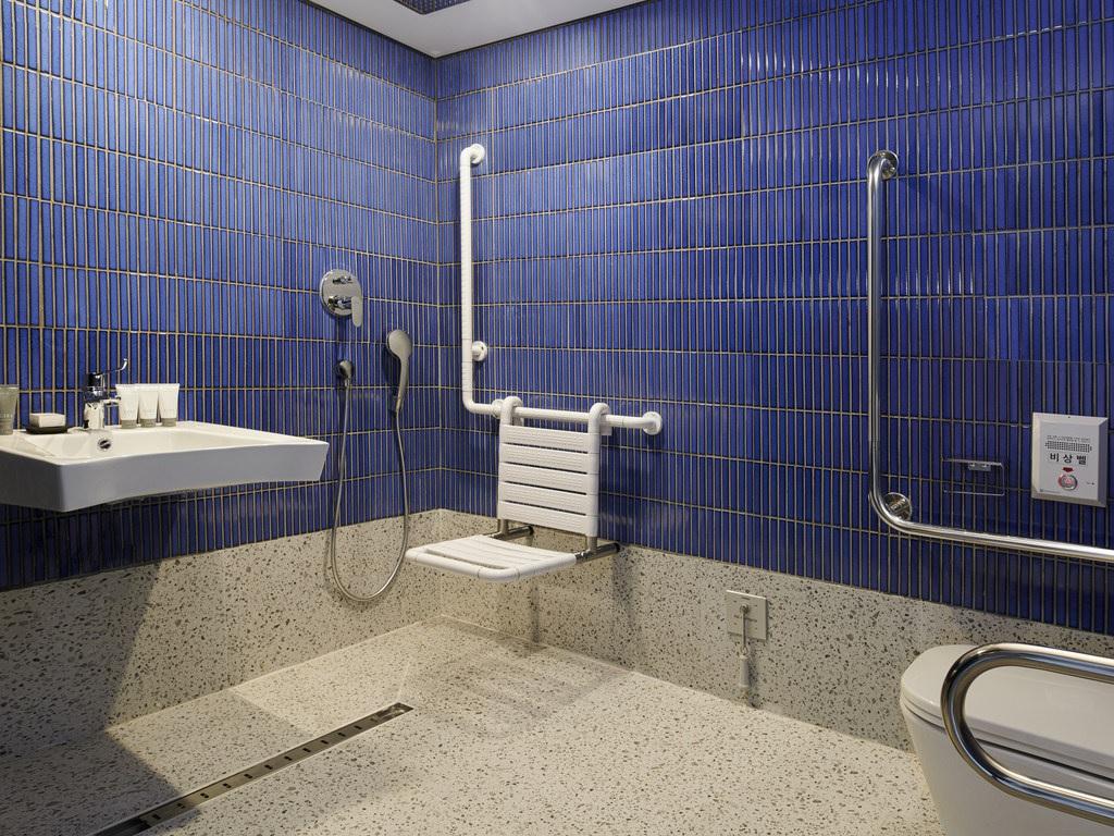 Capital Hotel 4*
