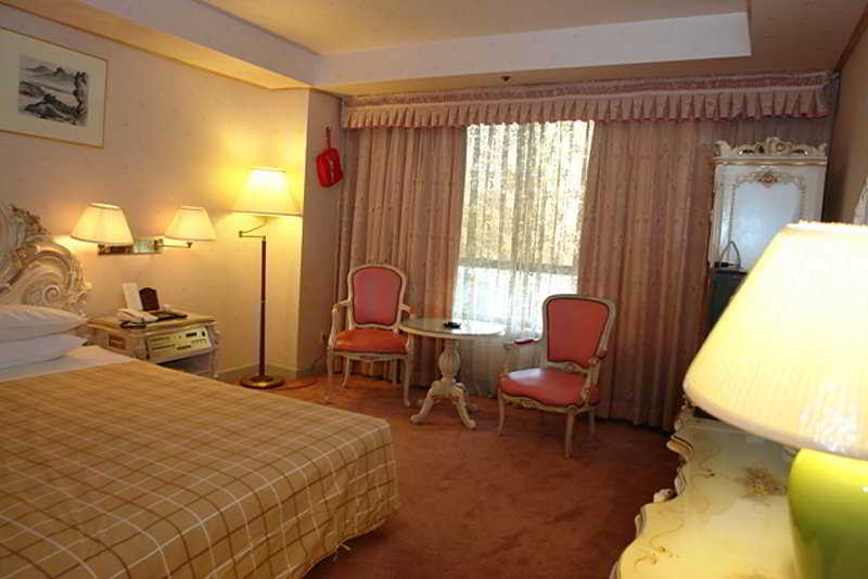 Capital 4*